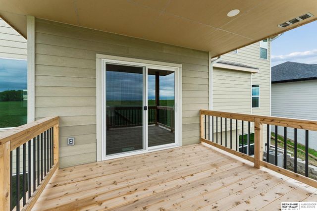 6327 N 207 Street, Elkhorn, NE 68022