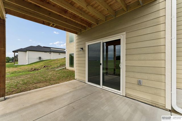 6327 N 207 Street, Elkhorn, NE 68022