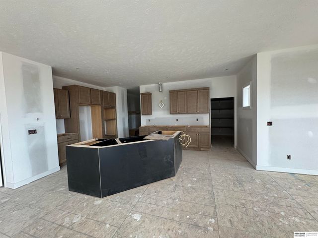 6327 N 207 Street, Elkhorn, NE 68022