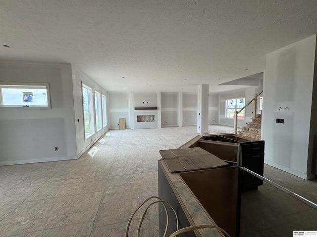 6327 N 207 Street, Elkhorn, NE 68022