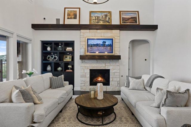 215 Lodestone LN, Austin, TX 78738