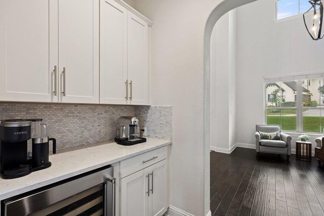 215 Lodestone LN, Austin, TX 78738