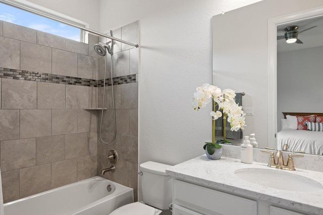215 Lodestone LN, Austin, TX 78738