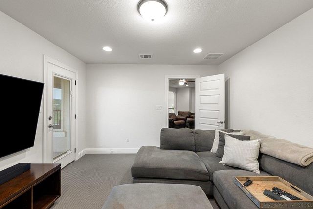 215 Lodestone LN, Austin, TX 78738