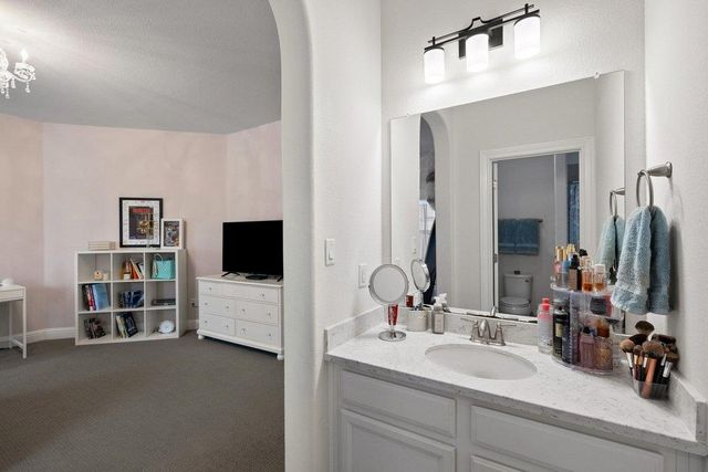 215 Lodestone LN, Austin, TX 78738