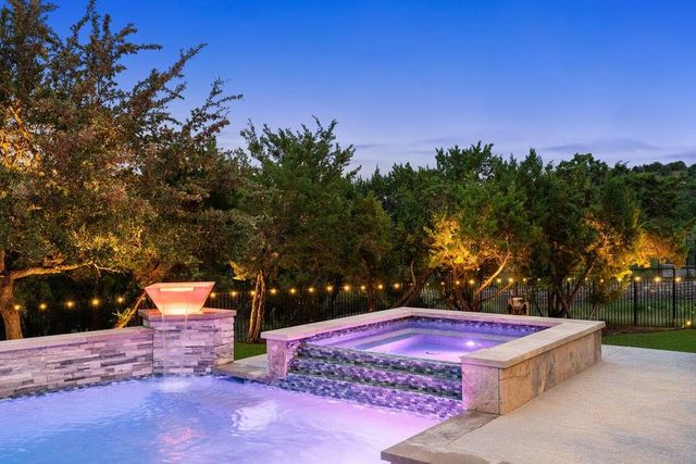 215 Lodestone LN, Austin, TX 78738