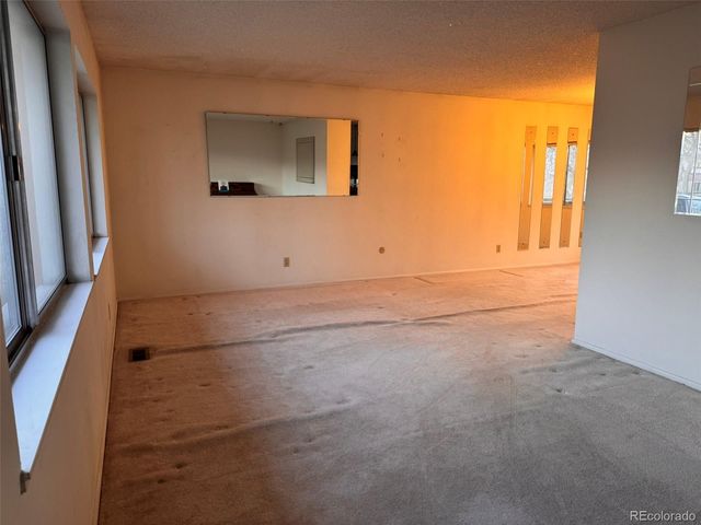 3085 S Pagosa Street, Aurora, CO 80013