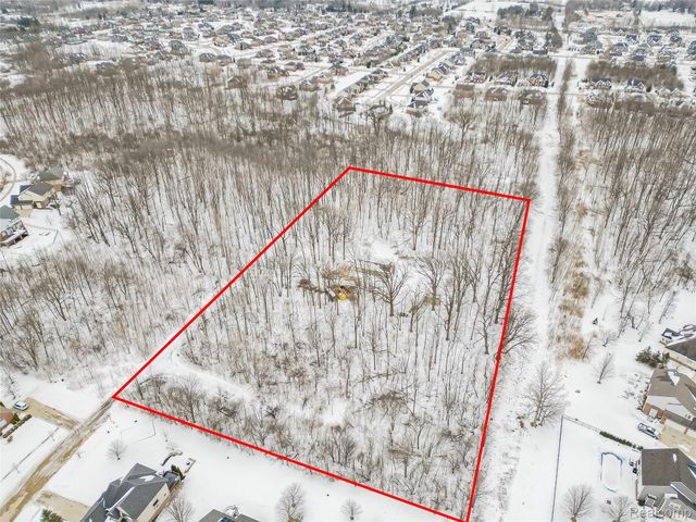 52485 10 Mile Road, Lyon Charter Township, MI 48178