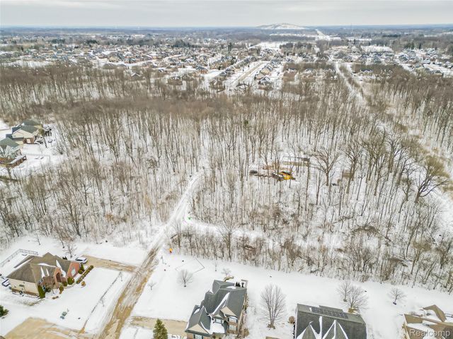 52485 10 Mile Road, Lyon Charter Township, MI 48178