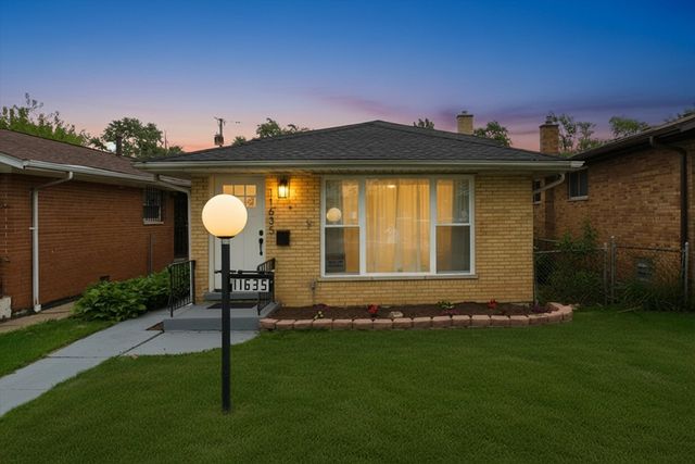 11635 S Bishop Street, Chicago, IL 60643