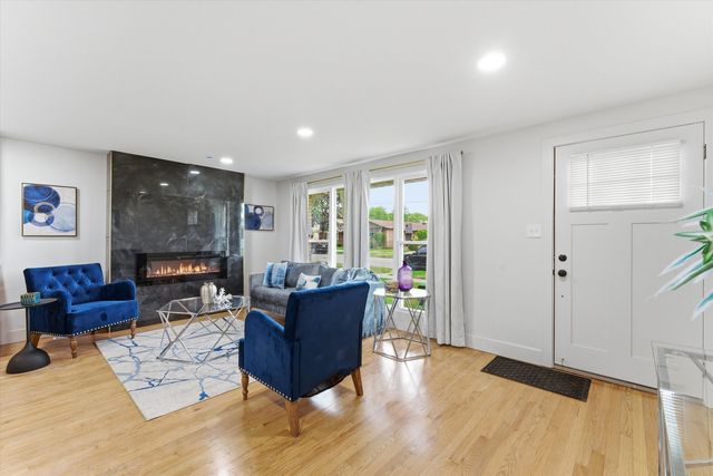 11635 S Bishop Street, Chicago, IL 60643