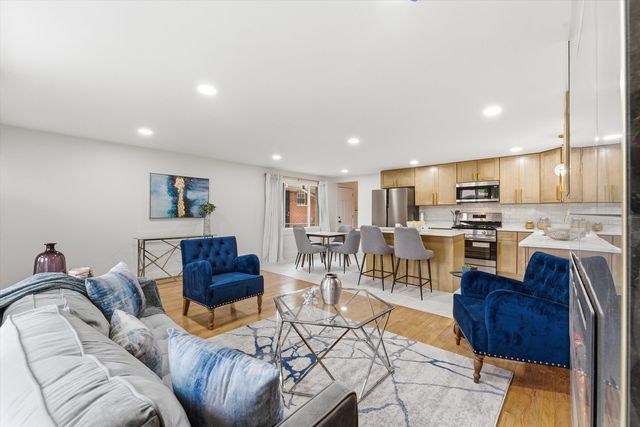 11635 S Bishop Street, Chicago, IL 60643