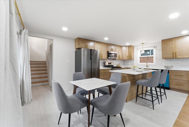 11635 S Bishop Street, Chicago, IL 60643