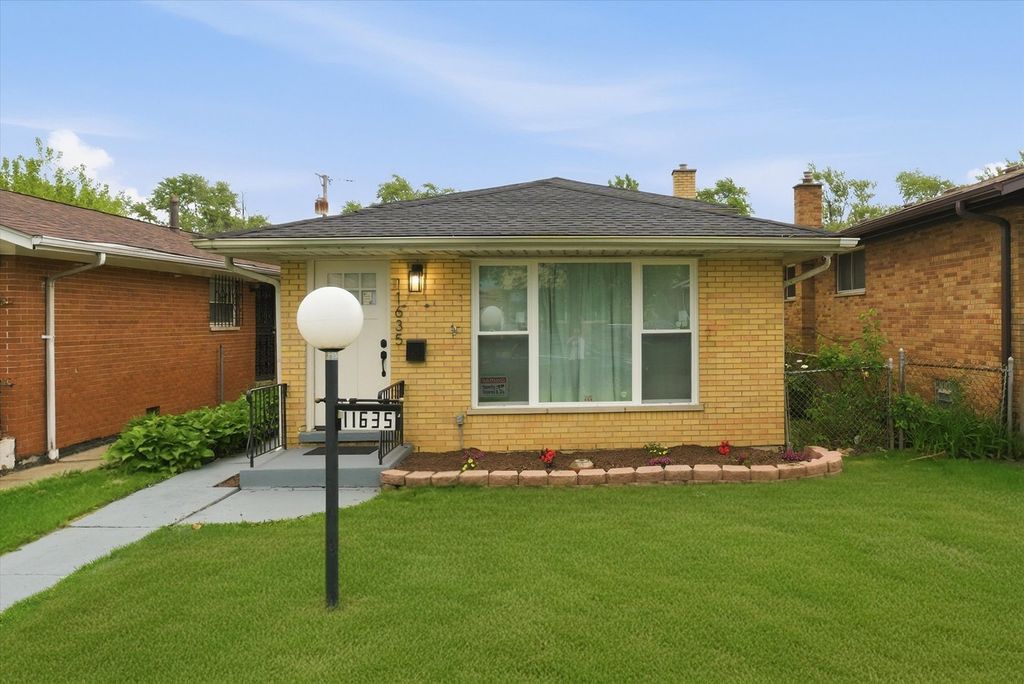 11635 S Bishop Street, Chicago, IL 60643