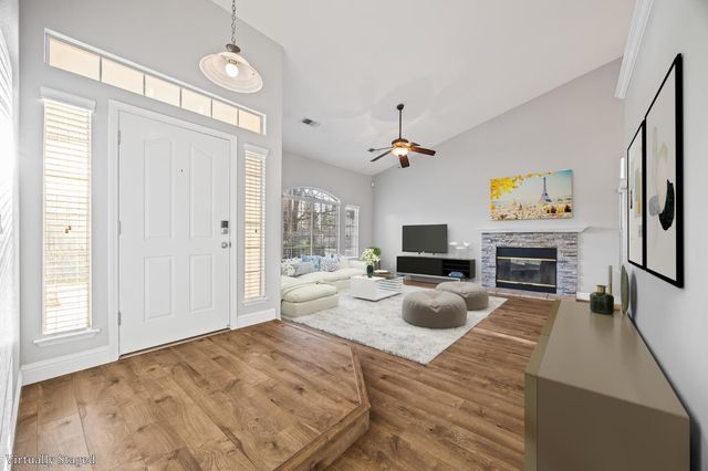 9786 N Backer Avenue, Fresno, CA 93720