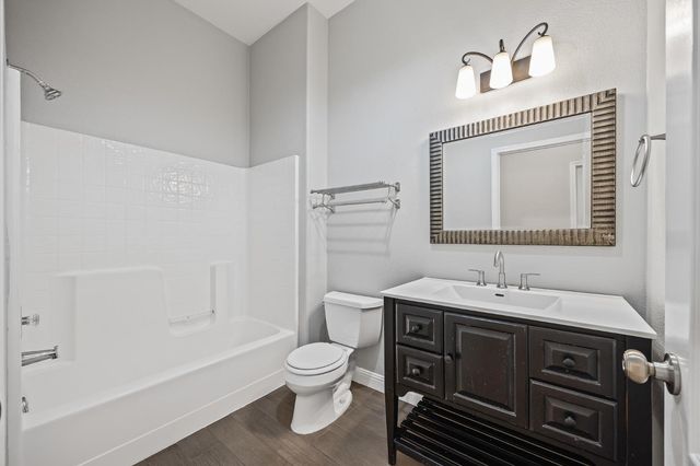 9786 N Backer Avenue, Fresno, CA 93720