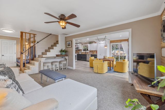 23166 Rd 238, Lindsay, CA 93247