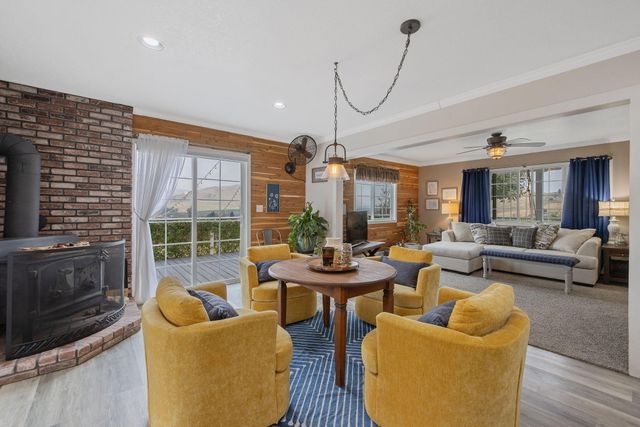 23166 Rd 238, Lindsay, CA 93247