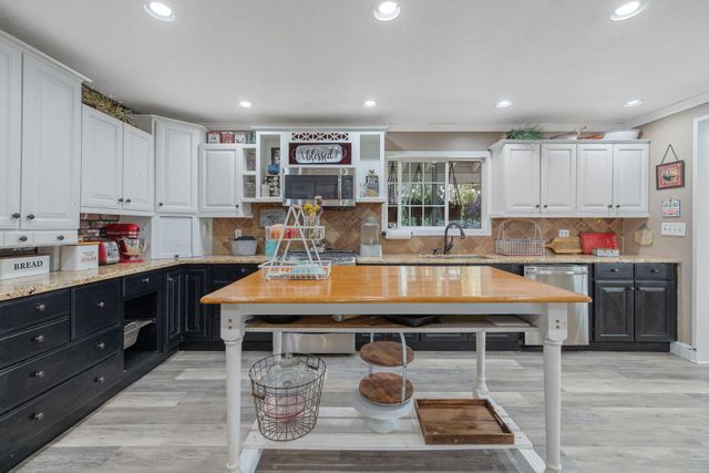 23166 Rd 238, Lindsay, CA 93247