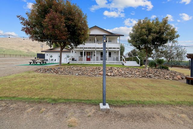 23166 Rd 238, Lindsay, CA 93247