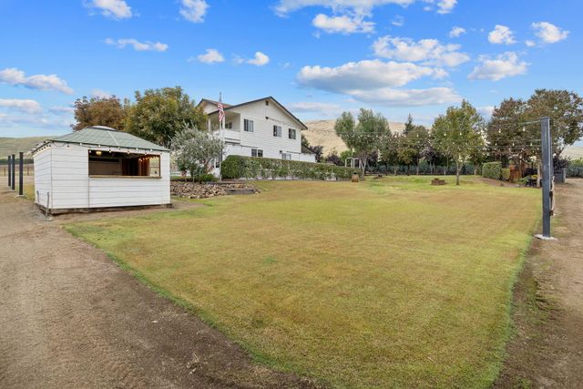 23166 Rd 238, Lindsay, CA 93247