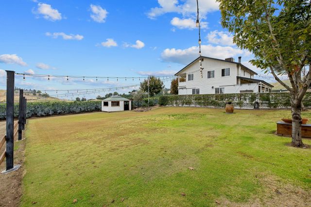 23166 Rd 238, Lindsay, CA 93247