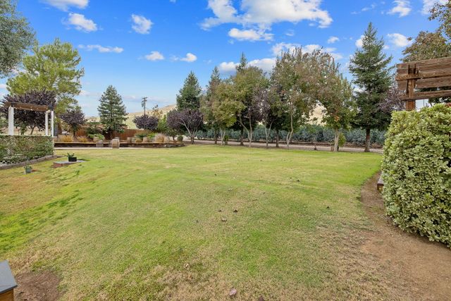 23166 Rd 238, Lindsay, CA 93247