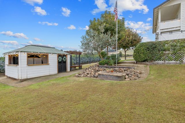 23166 Rd 238, Lindsay, CA 93247