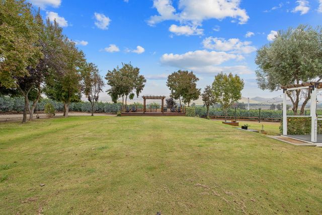 23166 Rd 238, Lindsay, CA 93247