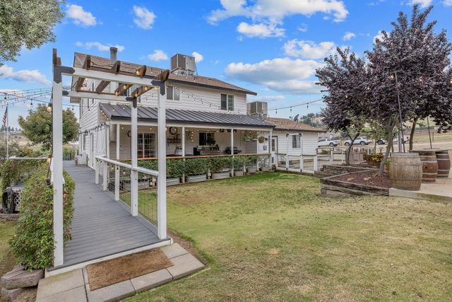 23166 Rd 238, Lindsay, CA 93247