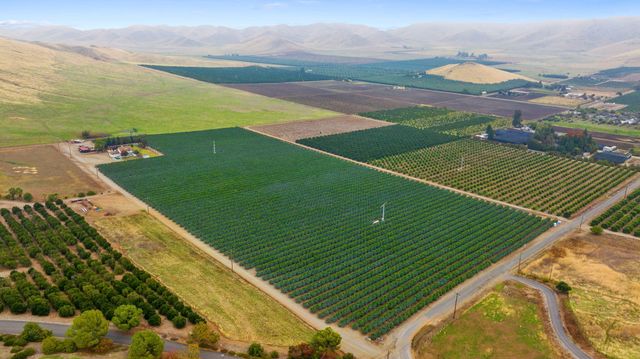 23166 Rd 238, Lindsay, CA 93247