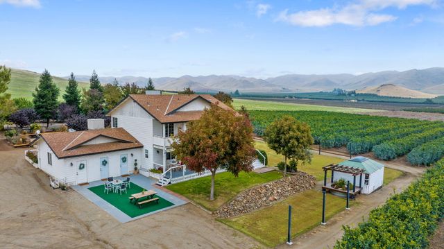 23166 Rd 238, Lindsay, CA 93247