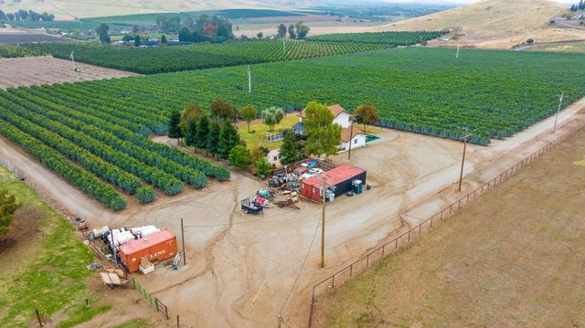 23166 Rd 238, Lindsay, CA 93247