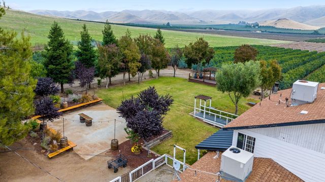 23166 Rd 238, Lindsay, CA 93247