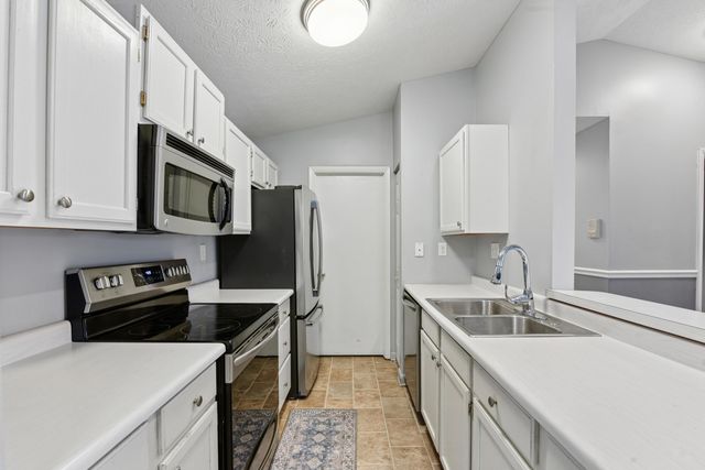 33 Rio Grande Circle, 9, Florence, KY 41042