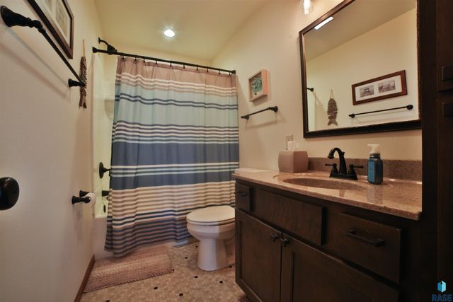 46024 238th St, Wentworth, SD 57075