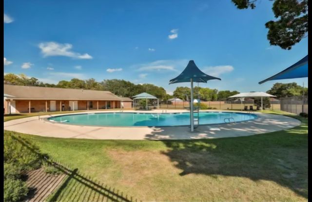 13015 Advance Dr, Houston, TX 77065