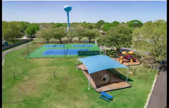 13015 Advance Dr, Houston, TX 77065