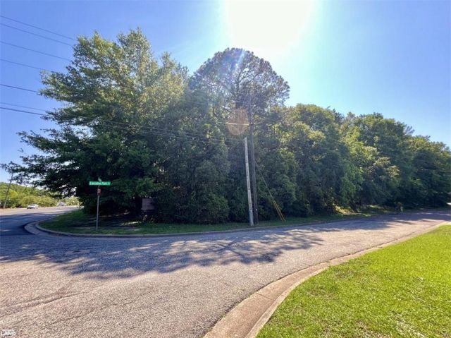 701 Executive Park Drive, Mobile, AL 36606