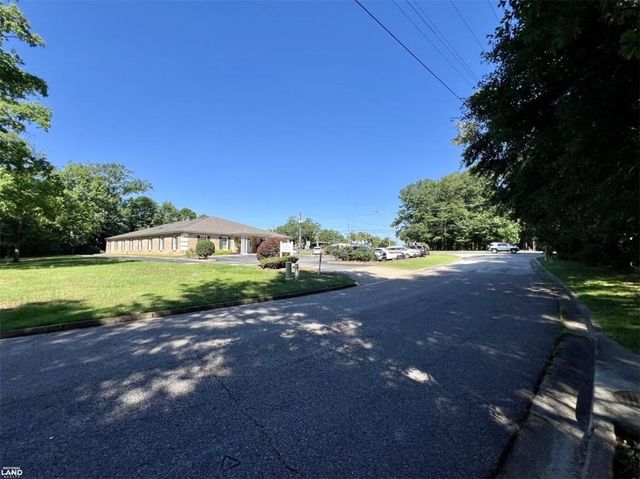 701 Executive Park Drive, Mobile, AL 36606