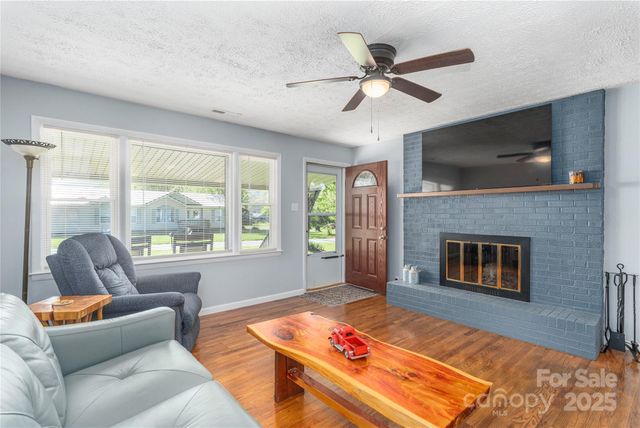 65 Lakeview Street, Clyde, NC 28721