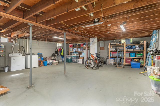 65 Lakeview Street, Clyde, NC 28721