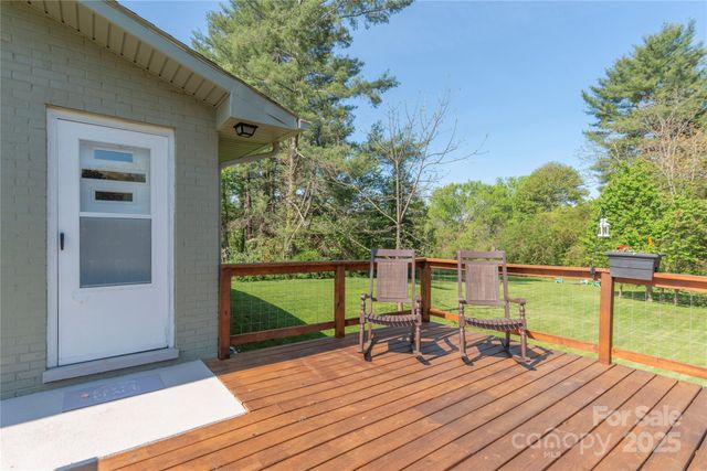 65 Lakeview Street, Clyde, NC 28721