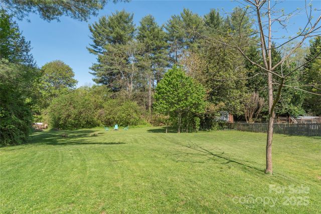 65 Lakeview Street, Clyde, NC 28721