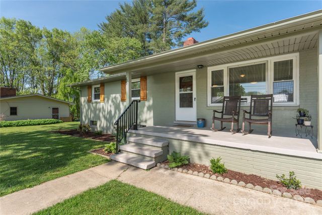 65 Lakeview Street, Clyde, NC 28721