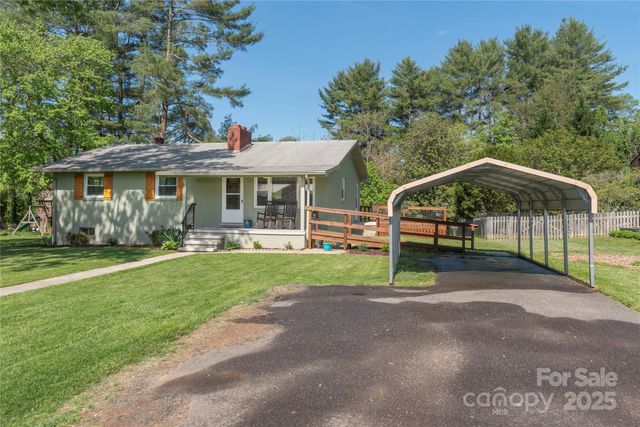 65 Lakeview Street, Clyde, NC 28721