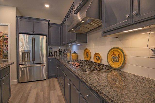 484 Pinehurst St, Manteca, CA 95336