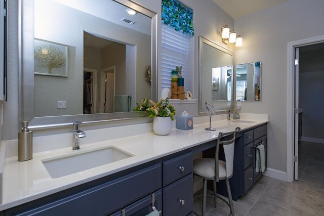 484 Pinehurst St, Manteca, CA 95336