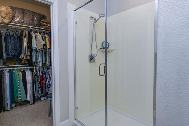 484 Pinehurst St, Manteca, CA 95336