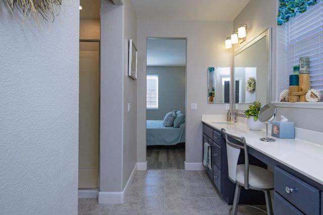 484 Pinehurst St, Manteca, CA 95336